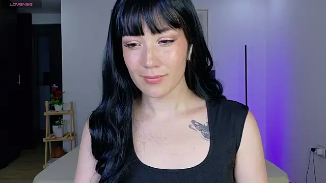 Snapshot of Eliih_01 chatting on 4, 10, 2025 Eliih 01 online show from 4, 10, 2025