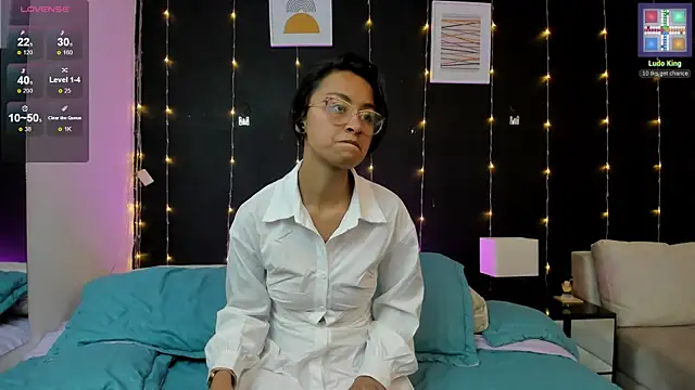 bravepetunia online show from 13, 9, 2025