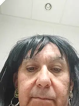 Snapshot of Emily_de_Carla chatting on 7, 5, 2026 Emily de Carla online show from 7, 5, 2026