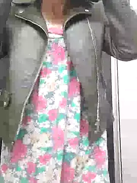 Snapshot of Emily_de_Carla chatting on 11, 5, 2026 Emily de Carla online show from 11, 5, 2026