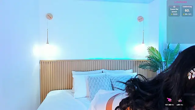 sofia  blaze online show from 6, 10, 2025