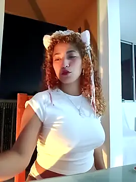 Vikyvoyeur online show from 28, 9, 2025