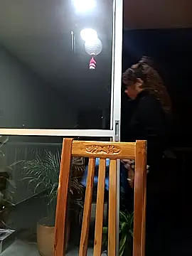 Vikyvoyeur online show from 25, 10, 2025