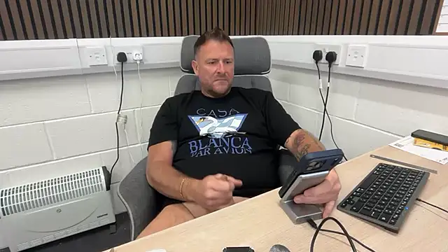Snapshot of bilf1978 chatting on 18, 6, 2026 bilf1978 online show from 18, 6, 2026