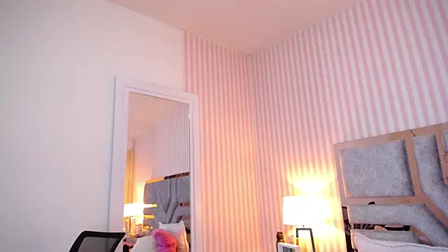 ViictoriaJones  online show from 10, 9, 2025