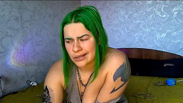 Snapshot of NeonNectar_ chatting on 13, 10, 2025 NeonNectar online show from 13, 10, 2025