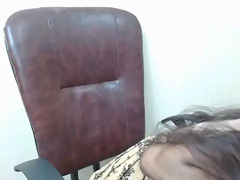 smallcuute online show from 6, 10, 2025