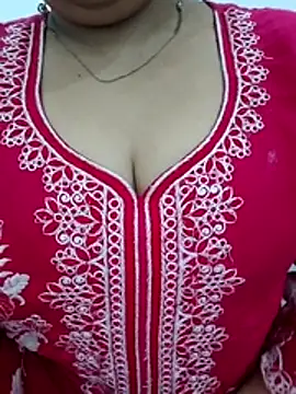 Snapshot of Sakshi4u chatting on 4, 7, 2026 Sakshi4u online show from 4, 7, 2026