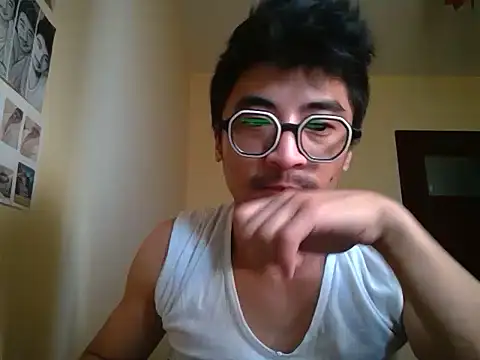 Snapshot of Lokomo32 chatting on 9, 5, 2026 Lokomo32 online show from 9, 5, 2026