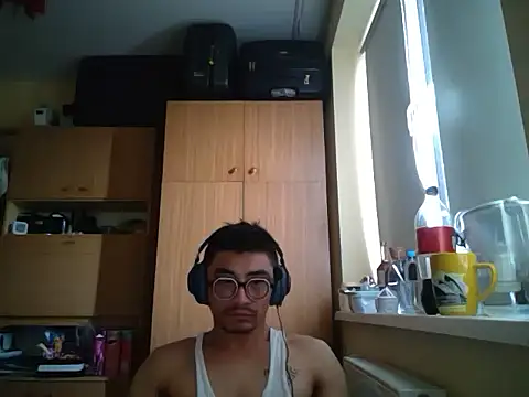 Snapshot of Lokomo32 chatting on 17, 5, 2026 Lokomo32 online show from 17, 5, 2026