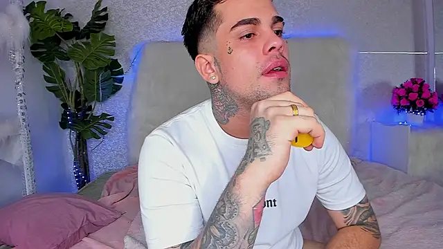 Littlepearl23 online show from 7, 11, 2025