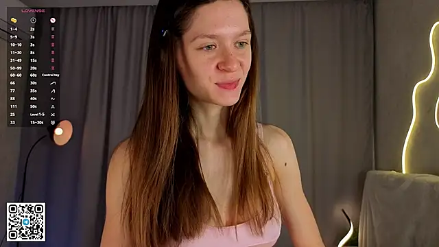 Snapshot of MinaMancilla chatting on 10, 9, 2025 MinaMancilla online show from 10, 9, 2025