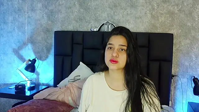 Snapshot of crystaldarliing chatting on 11, 5, 2026 crystaldarliing online show from 11, 5, 2026