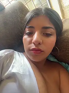 Isaa-Sweet online show from 30, 11, 2025