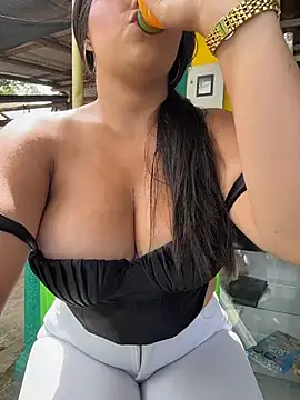 Snapshot of Isaa-Sweet chatting on 25, 6, 2026 Isaa-Sweet online show from 25, 6, 2026