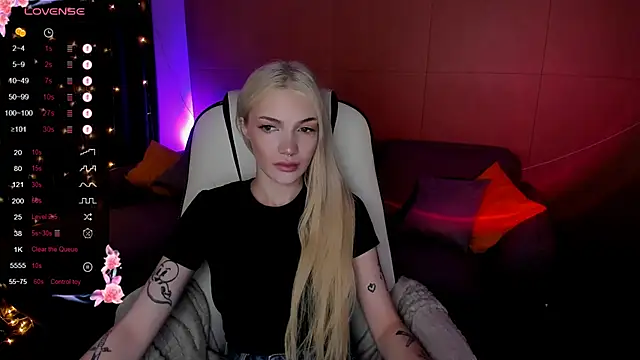 AnyaTaylor  online show from 21, 10, 2025