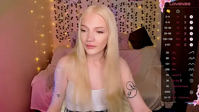 AnyaTaylor  online show from 28, 11, 2025