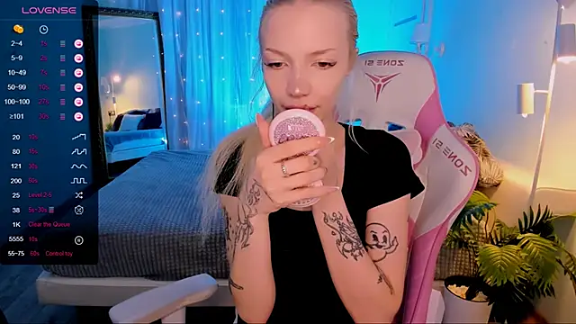 AnyaTaylor  online show from 24, 5, 2026