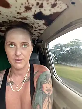 Snapshot of OdetteDelane chatting on 10, 10, 2025 OdetteDelane online show from 10, 10, 2025