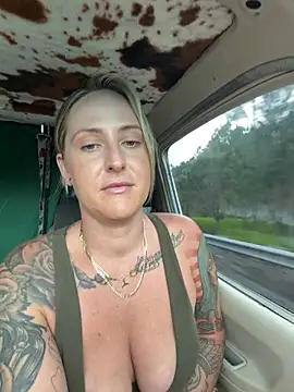 Snapshot of OdetteDelane chatting on 27, 11, 2025 OdetteDelane online show from 27, 11, 2025