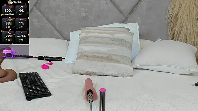 Mommy Naughty online show from 26, 3, 2026