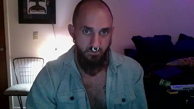 Snapshot of Bearlyfuckinglogan chatting on 24, 10, 2025 Bearlyfuckinglogan online show from 24, 10, 2025