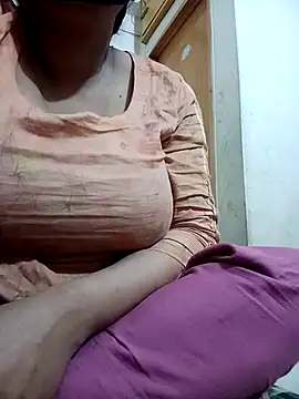 Snapshot of jenyfer709 chatting on 5, 12, 2025 jenyfer709 online show from 5, 12, 2025