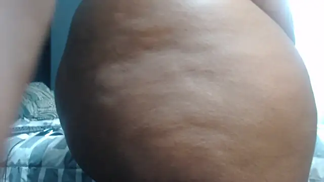 SEXYHUGEASS21 online show from 22, 3, 2026