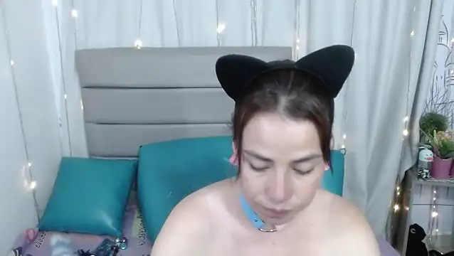 Snapshot of Cintia_Leon chatting on 24, 9, 2025 Cintia Leon online show from 24, 9, 2025