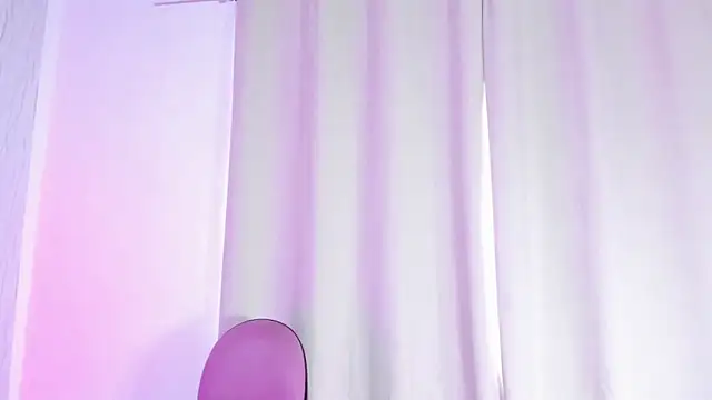 Snapshot of Victoria_Guzman chatting on 30, 9, 2025 Victoria Guzman online show from 30, 9, 2025