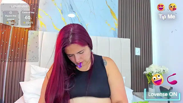Snapshot of Victoria_Guzman chatting on 24, 4, 2026 Victoria Guzman online show from 24, 4, 2026