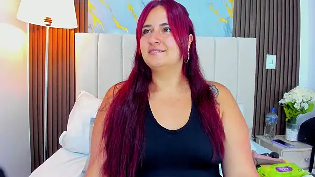 Snapshot of Victoria_Guzman chatting on 27, 4, 2026 Victoria Guzman online show from 27, 4, 2026