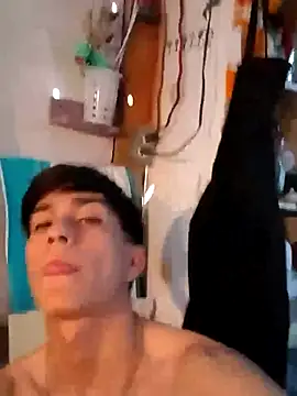 LUISSLEONN0958 online show from 14, 9, 2025