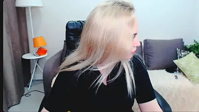 Snapshot of LiluMoon__ chatting on 26, 3, 2026 LiluMoon online show from 26, 3, 2026