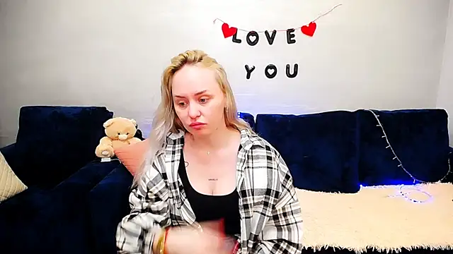 Snapshot of LiluMoon__ chatting on 29, 3, 2026 LiluMoon online show from 29, 3, 2026