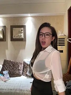 Snapshot of Manson13333 chatting on 14, 11, 2025 Manson13333 online show from 14, 11, 2025