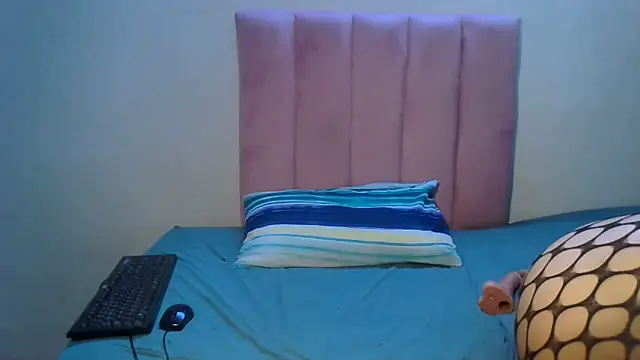 RoxyLuv77 online show from 16, 10, 2025