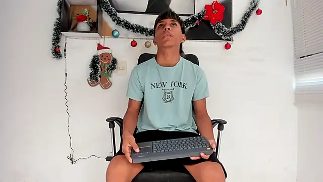 tyler twink boy online show from 16, 12, 2025