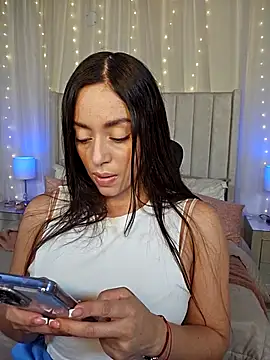 AriadnaTaylor online show from 9, 7, 2026