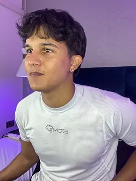 Leo Savage  online show from 5, 10, 2025