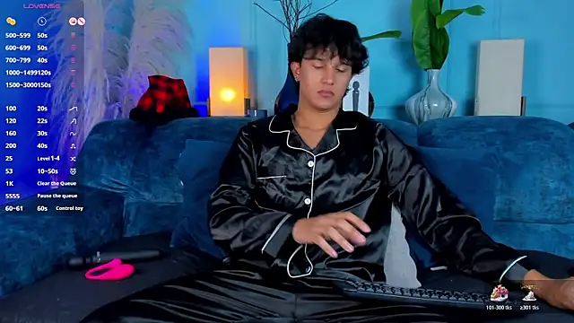 Leo Savage  online show from 16, 12, 2025