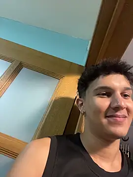 Leo Savage  online show from 5, 4, 2026