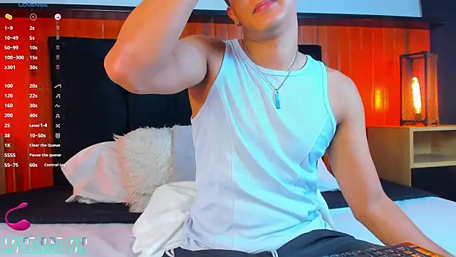 Snapshot of Leo_Savage_ chatting on 5, 5, 2026 Leo Savage online show from 5, 5, 2026