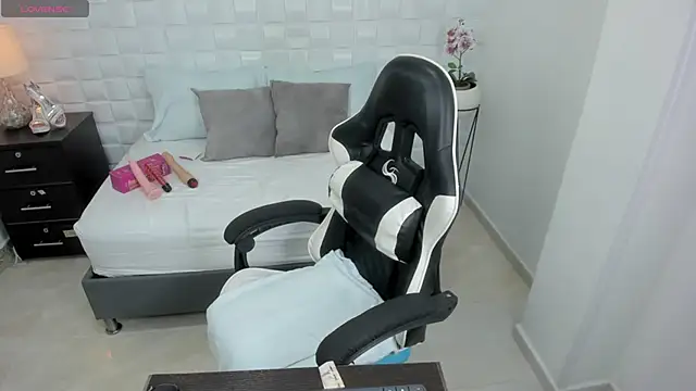 yulitza1025 online show from 21, 10, 2025