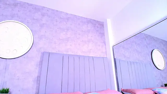 Snapshot of karla-ruiz chatting on 10, 10, 2025 karla-ruiz online show from 10, 10, 2025