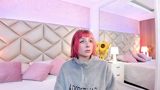 dafnne hall online show from 4, 12, 2025