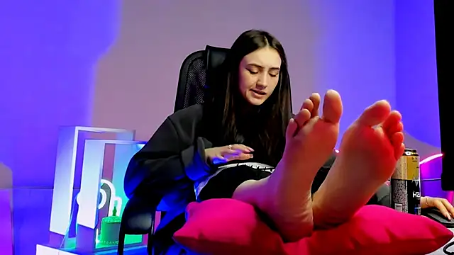 olivianorton online show from 24, 11, 2025