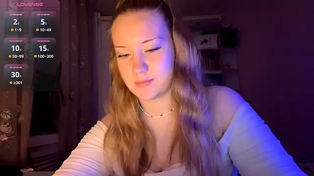Snapshot of PandaFluff chatting on 16, 9, 2025 PandaFluff online show from 16, 9, 2025