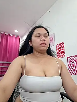 Snapshot of avery_in_paradisexx chatting on 12, 5, 2026 avery in paradisexx online show from 12, 5, 2026