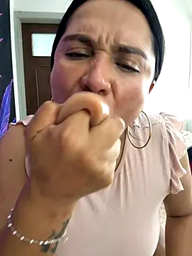 Snapshot of Rouse69_ chatting on 19, 10, 2025 Rouse69 online show from 19, 10, 2025